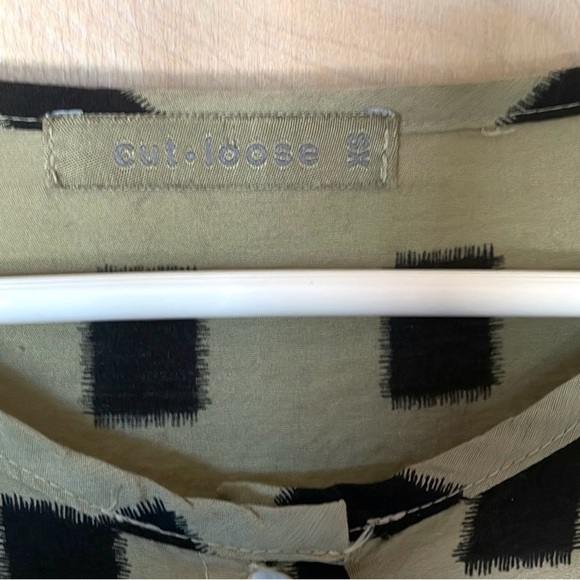 CUT LOOSE Button Front Blouse XS Black Olive Geometric Long Sleeve Top - Picture 5 of 11